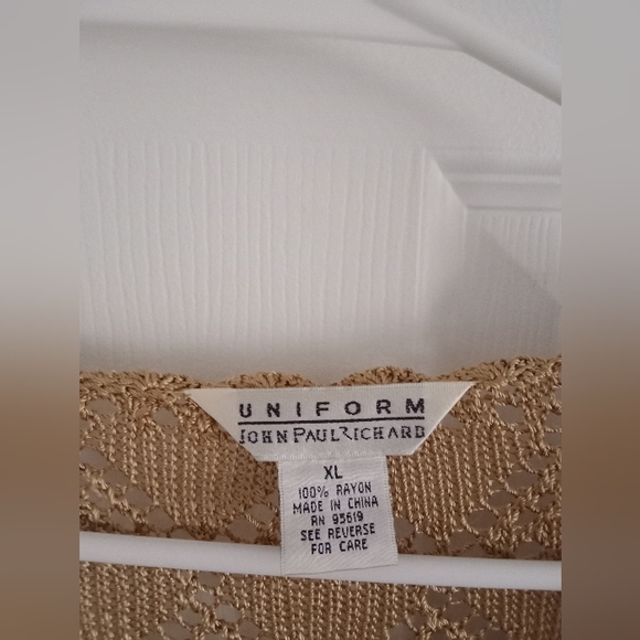 #439Uniform by John Paul Richard button down crochet cardigan. Size: X-Large - Picture 3 of 7